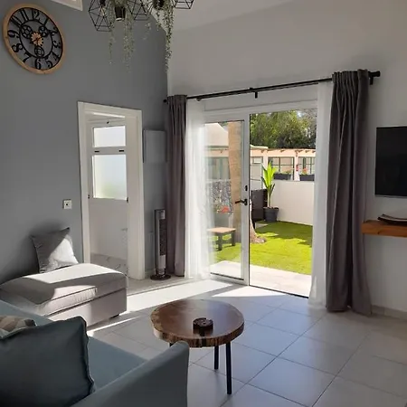 Apartament La Palmera - 2 Bedroom - Playa Roca Sea Front Access - Pool View - Free Ac - Wifi *