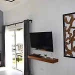 La Palmera - 2 Bedroom - Playa Roca Sea Front Access - Pool View - Free Ac - Wifi Costa Teguise
