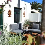 La Palmera - 2 Bedroom - Playa Roca Sea Front Access - Pool View - Free Ac - Wifi
