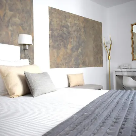La Palmera - 2 Bedroom - Playa Roca Sea Front Access - Pool View - Free Ac - Wifi * 科斯塔特吉塞