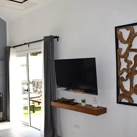 La Palmera - 2 Bedroom - Playa Roca Sea Front Access - Pool View - Free Ac - Wifi 科斯塔特吉塞