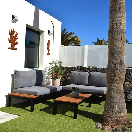 Апартаменты La Palmera - 2 Bedroom - Playa Roca Sea Front Access - Pool View - Free Ac - Wifi *