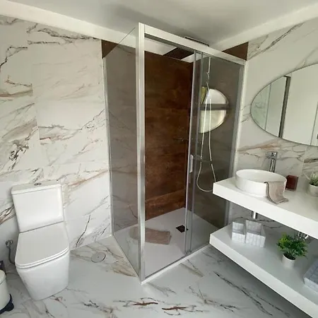 La Palmera - 2 Bedroom - Playa Roca Sea Front Access - Pool View - Free Ac - Wifi 科斯塔特吉塞