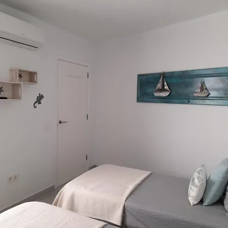 Апартаменты La Palmera - 2 Bedroom - Playa Roca Sea Front Access - Pool View - Free Ac - Wifi