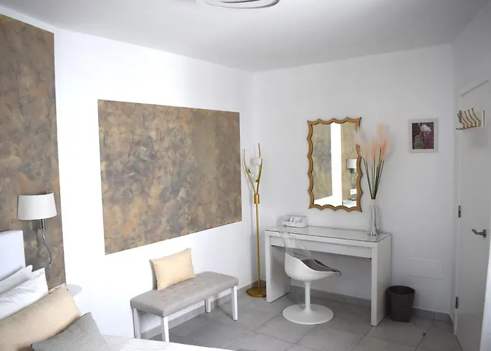 La Palmera: Beachfront With Pool View *