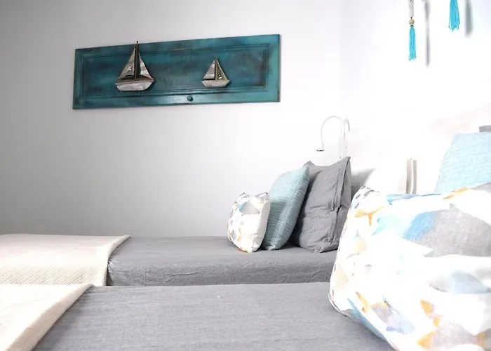 La Palmera: Beachfront With Pool View