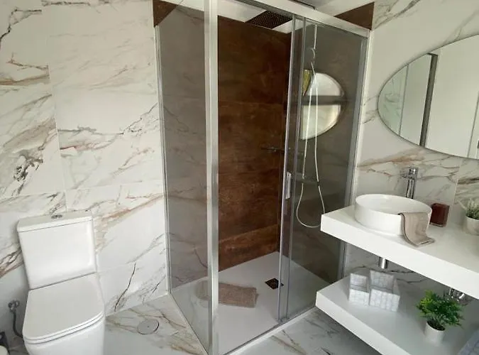 La Palmera: Beachfront With Pool View Costa Teguise