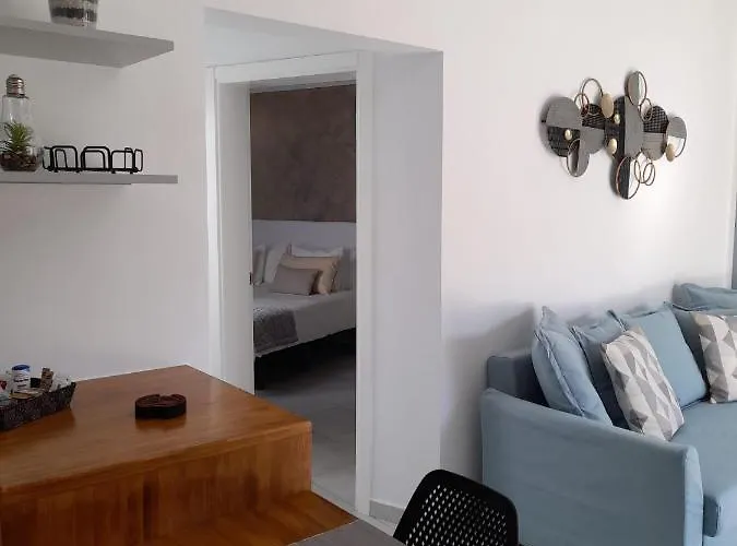 Apartment La Palmera: Beachfront With Pool View Costa Teguise