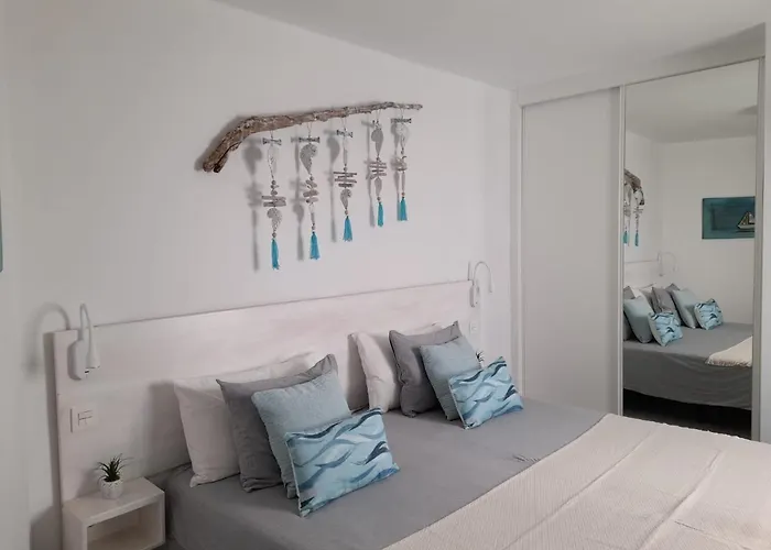 La Palmera: Beachfront With Pool View Apartment Costa Teguise