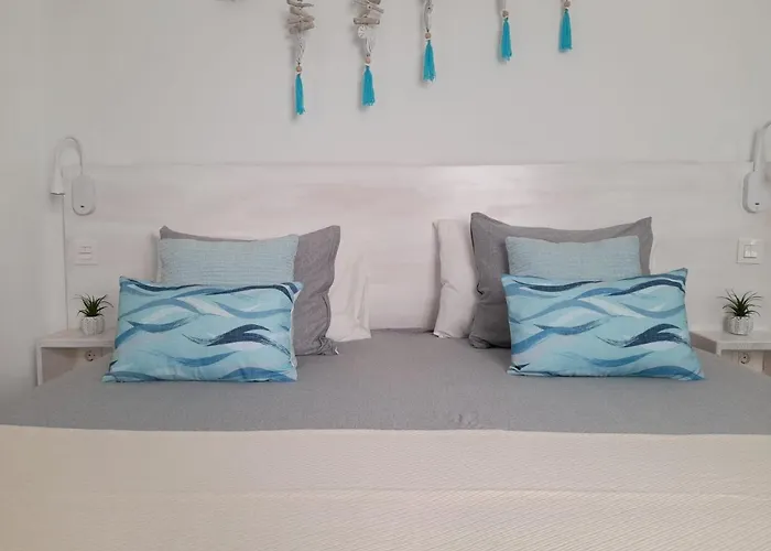 La Palmera: Beachfront With Pool View