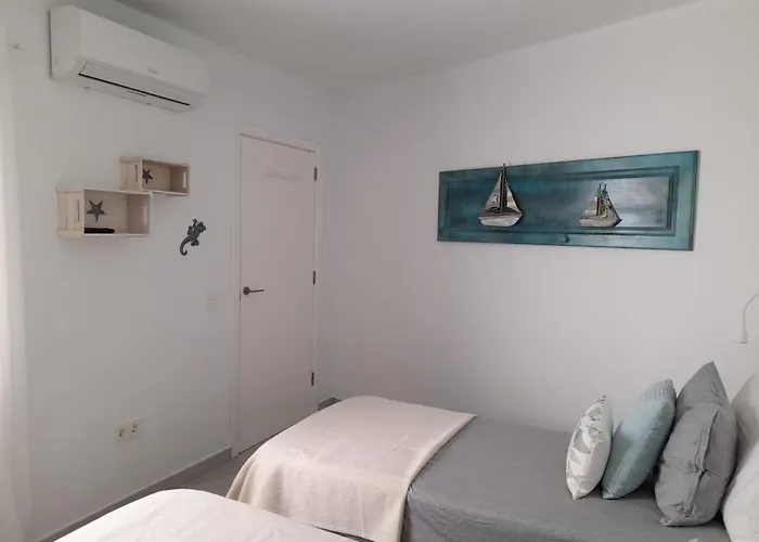 Apartment La Palmera: Beachfront With Pool View