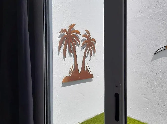 La Palmera: Beachfront With Pool View *