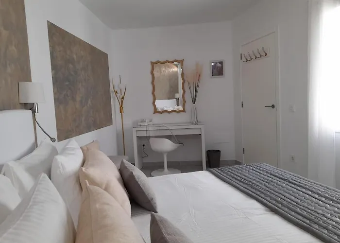 La Palmera: Beachfront With Pool View *