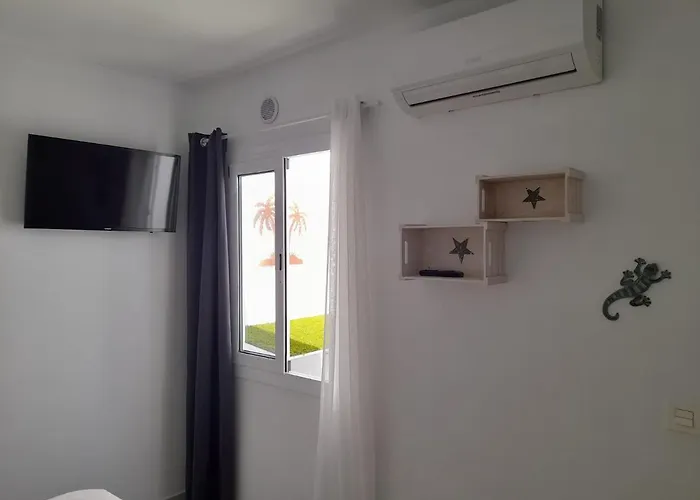 La Palmera: Beachfront With Pool View Costa Teguise