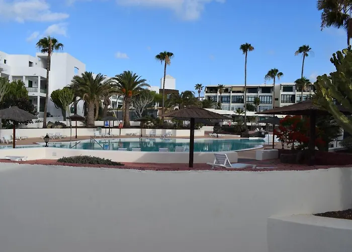 La Palmera: Beachfront With Pool View Apartment Costa Teguise