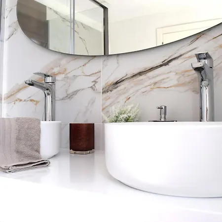 La Palmera - 2 Bedroom - Playa Roca Sea Front Access - Pool View - Free Ac - Wifi *