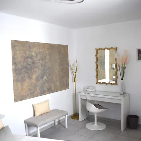 La Palmera - 2 Bedroom - Playa Roca Sea Front Access - Pool View - Free Ac - Wifi *